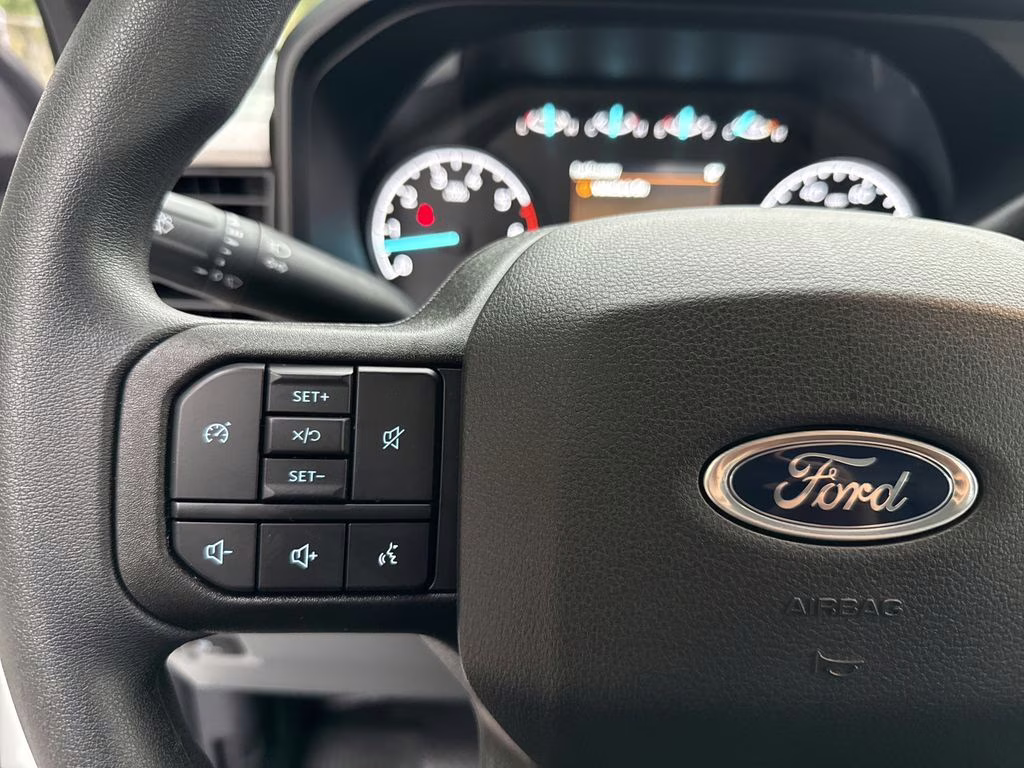 2026 Oxford White Ford Super Duty F-350 SRW XL RWD Truck