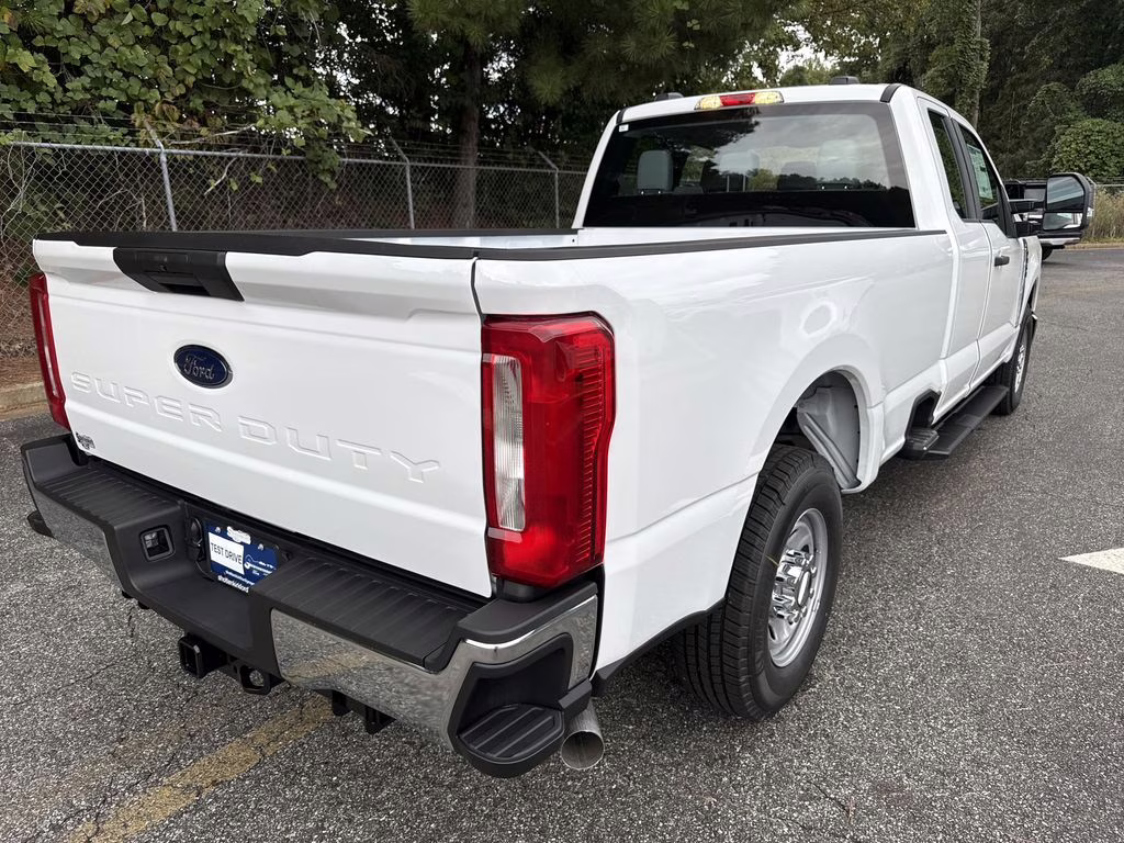 2026 Oxford White Ford Super Duty F-350 SRW XL RWD Truck