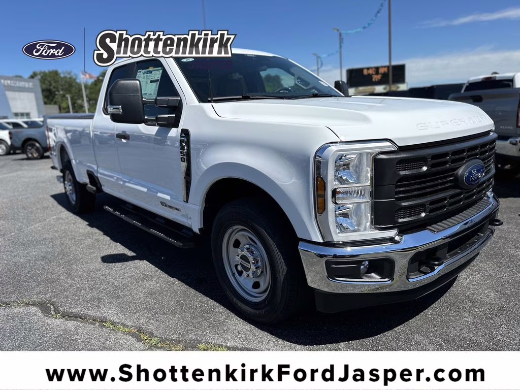 2025 Oxford White Ford Super Duty F-350 SRW XL RWD Truck