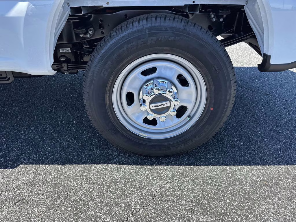 2025 Oxford White Ford Super Duty F-350 SRW XL RWD Truck