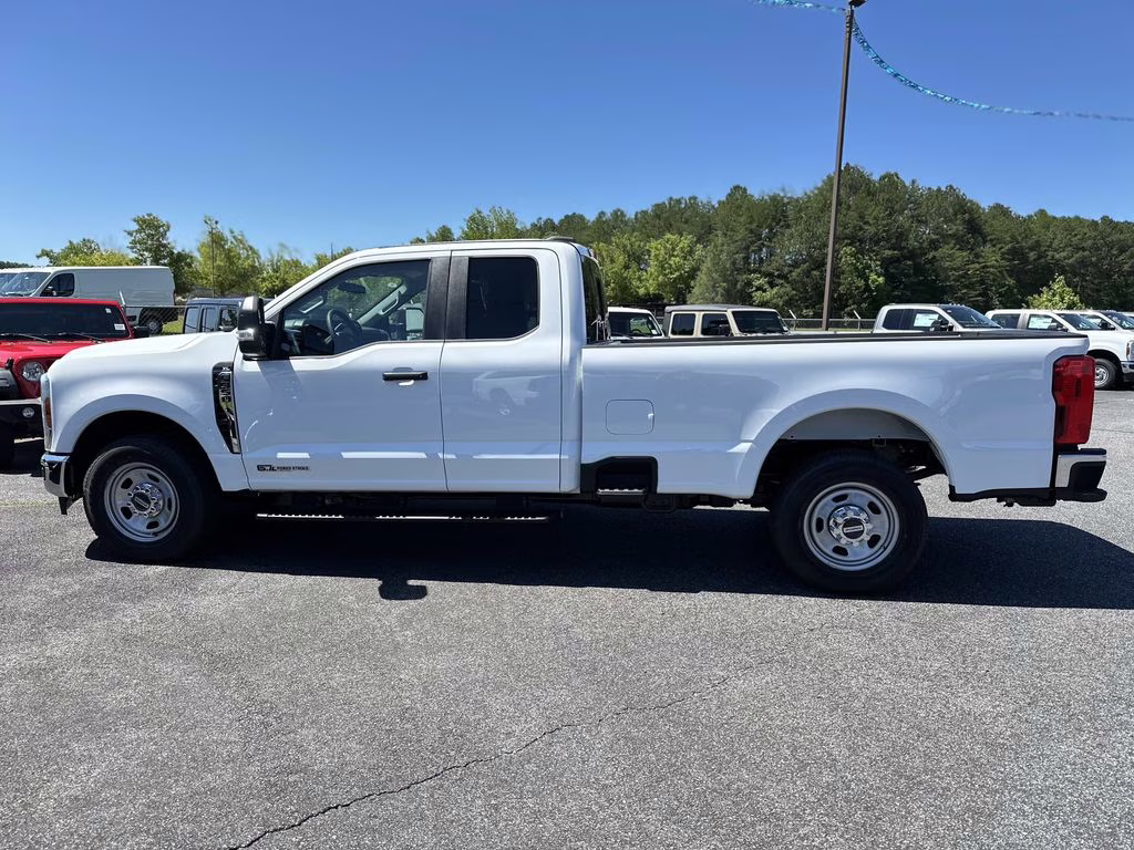 2025 Oxford White Ford Super Duty F-350 SRW XL RWD Truck