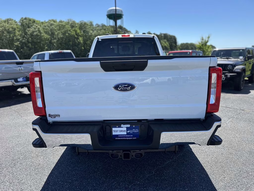 2025 Oxford White Ford Super Duty F-350 SRW XL RWD Truck