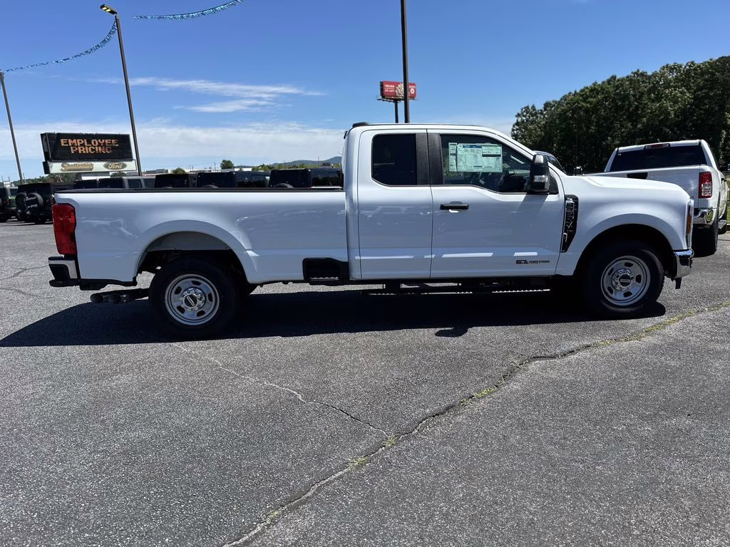 2025 Oxford White Ford Super Duty F-350 SRW XL RWD Truck