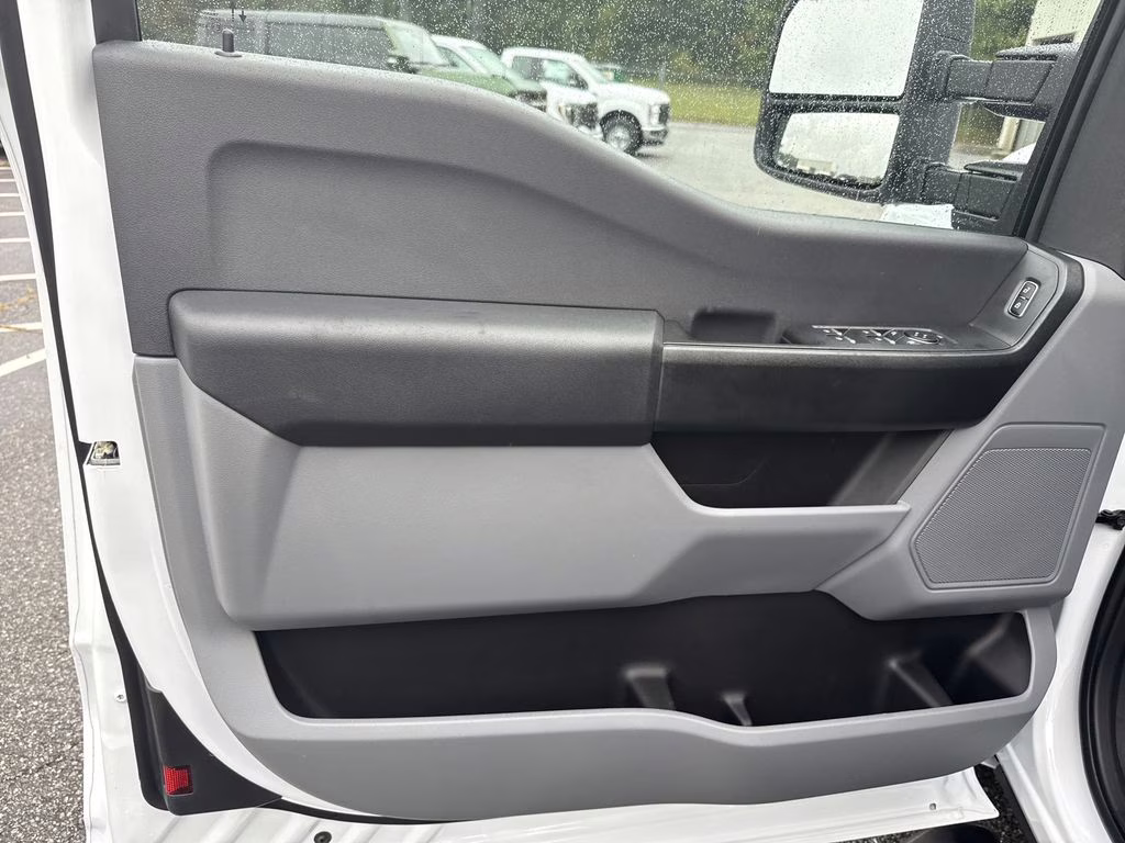 2026 Oxford White Ford Super Duty F-350 SRW XL RWD Truck