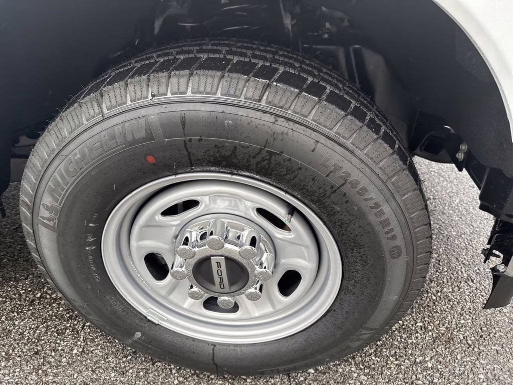 2026 Oxford White Ford Super Duty F-350 SRW XL RWD Truck