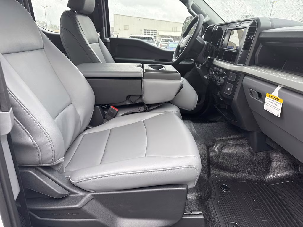 2026 Oxford White Ford Super Duty F-350 SRW XL RWD Truck