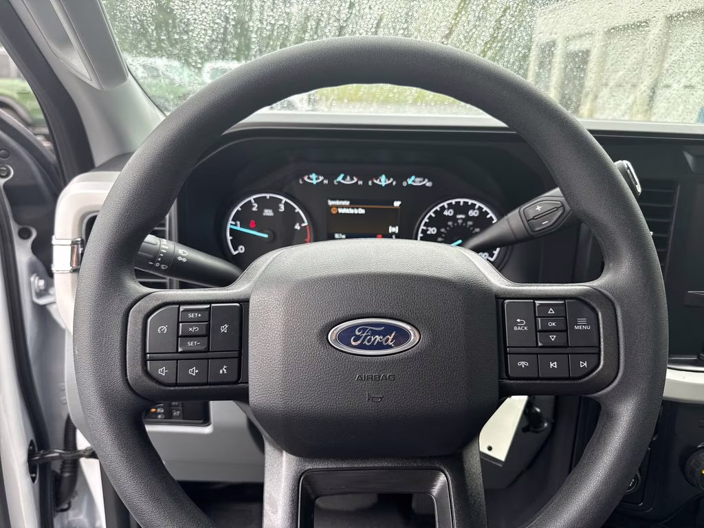 2026 Oxford White Ford Super Duty F-350 SRW XL RWD Truck