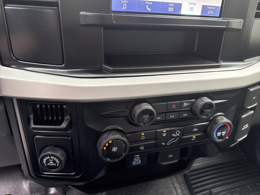 2026 Oxford White Ford Super Duty F-350 SRW XL RWD Truck