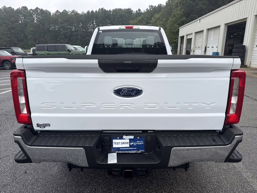 2026 Oxford White Ford Super Duty F-350 SRW XL RWD Truck
