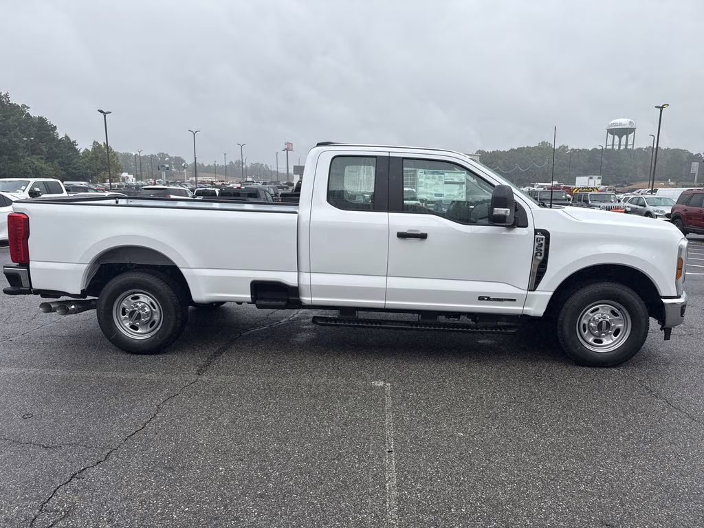 2026 Oxford White Ford Super Duty F-350 SRW XL RWD Truck