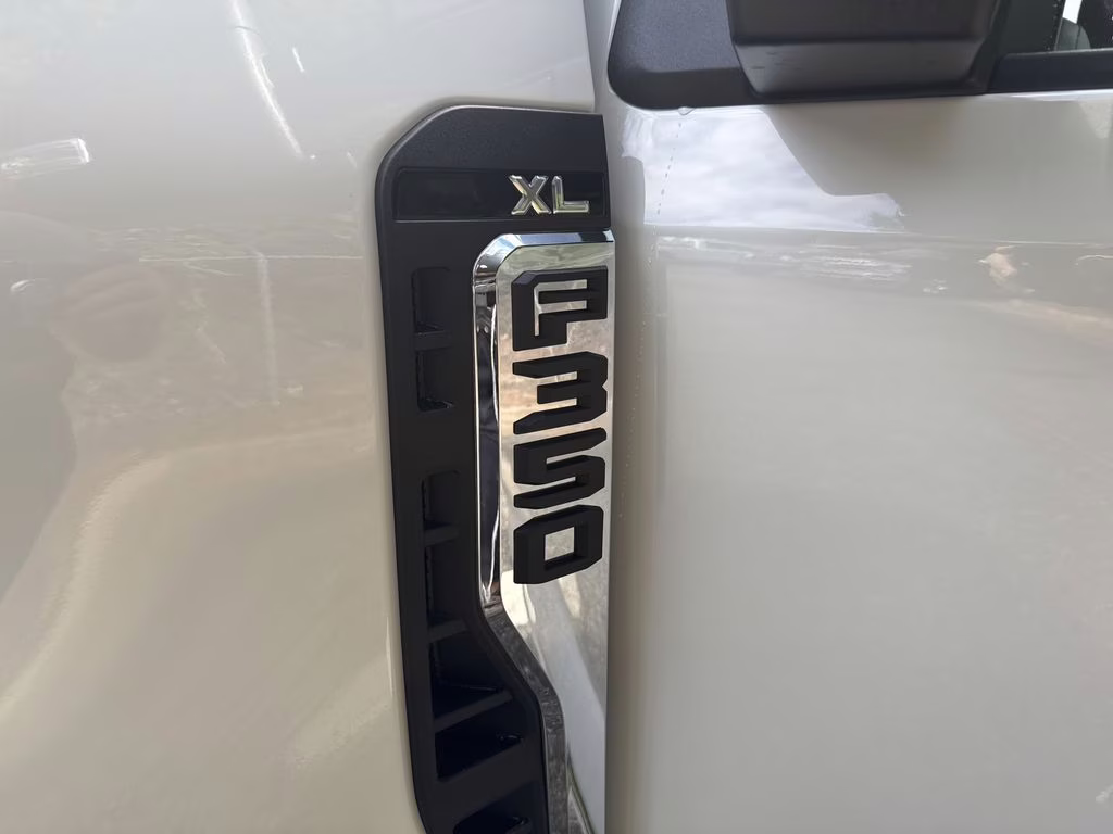 2026 Oxford White Ford Super Duty F-350 SRW XL RWD Truck