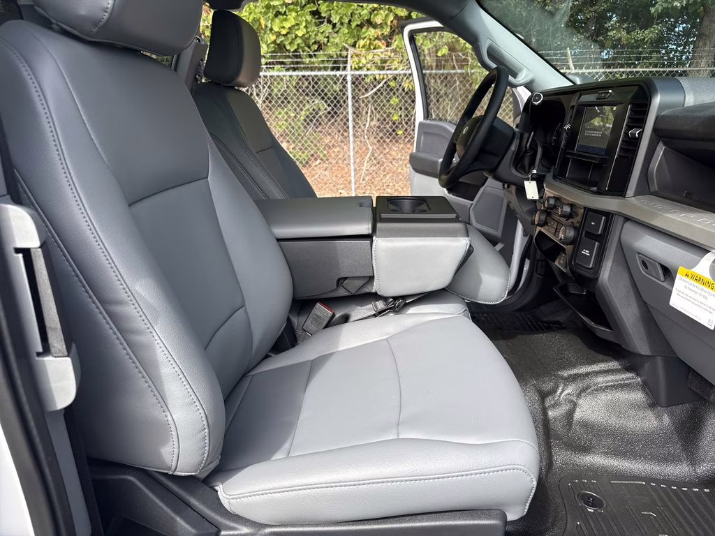 2026 Oxford White Ford Super Duty F-350 SRW XL RWD Truck