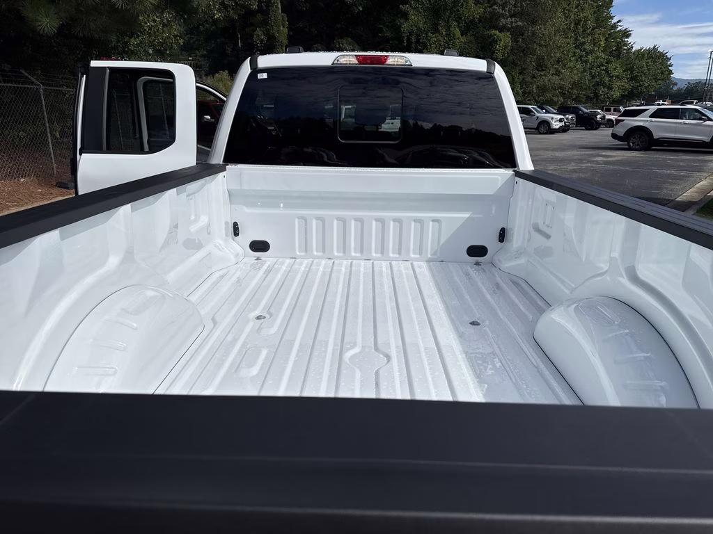 2026 Oxford White Ford Super Duty F-350 SRW XL RWD Truck