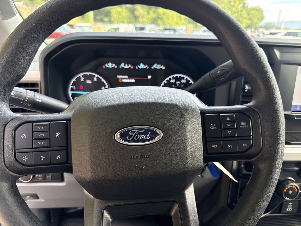 2026 Oxford White Ford Super Duty F-350 SRW XL RWD Truck