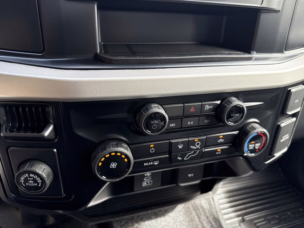 2026 Oxford White Ford Super Duty F-350 SRW XL RWD Truck