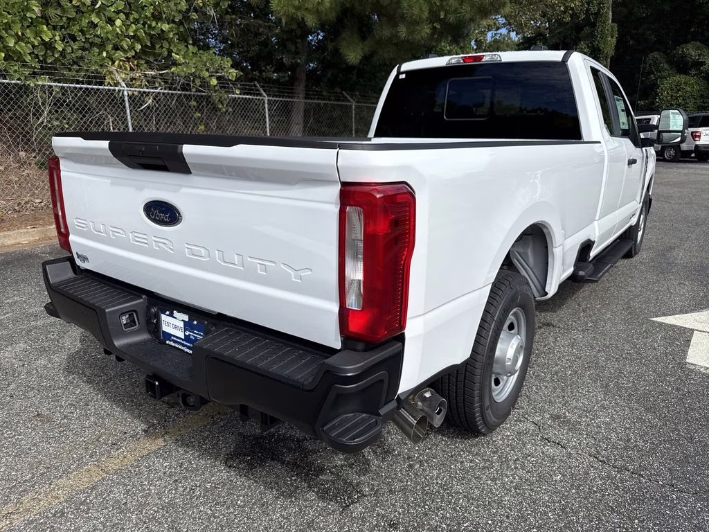 2026 Oxford White Ford Super Duty F-350 SRW XL RWD Truck