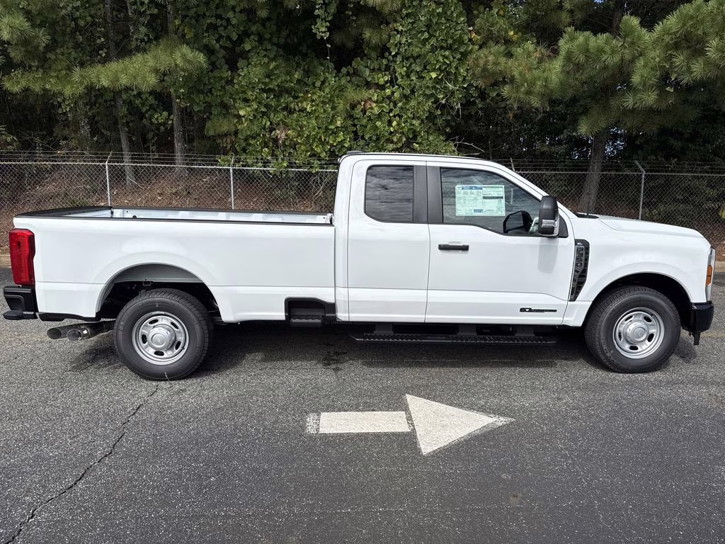 2026 Oxford White Ford Super Duty F-350 SRW XL RWD Truck