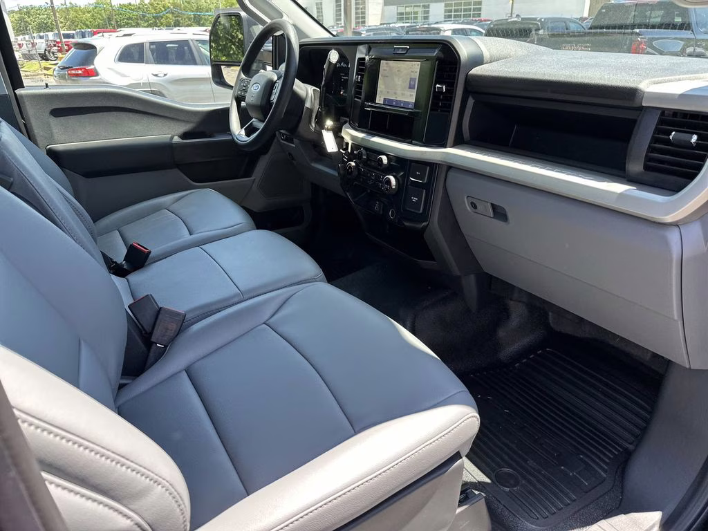 2025 Agate Black Metallic Ford Super Duty F-250 SRW XL RWD Truck