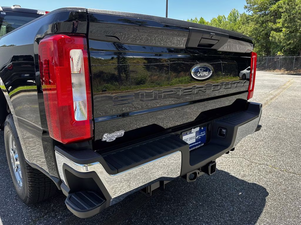 2025 Agate Black Metallic Ford Super Duty F-250 SRW XL RWD Truck