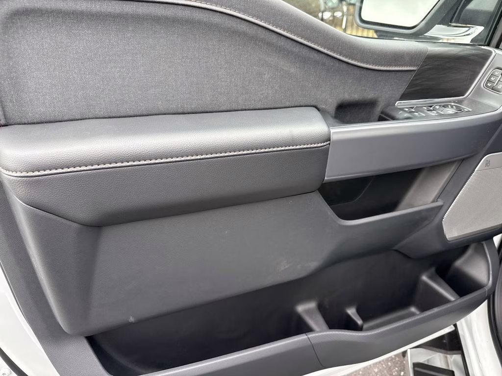 2026 Oxford White Ford F-150 Lariat RWD Truck