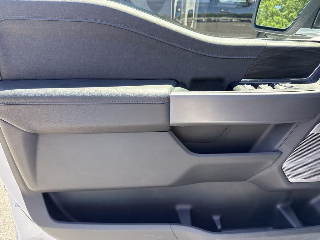 2026 Oxford White Ford F-150 Lariat RWD Truck