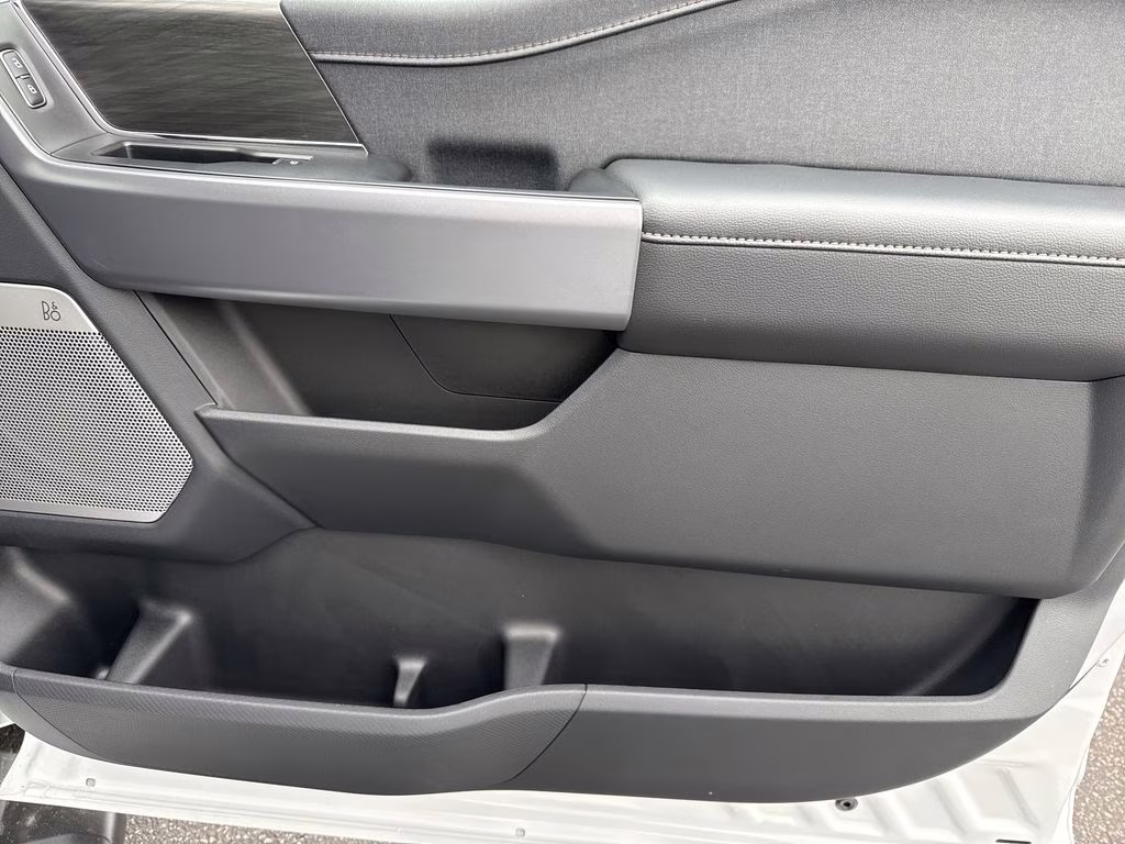 2026 Oxford White Ford F-150 Lariat RWD Truck