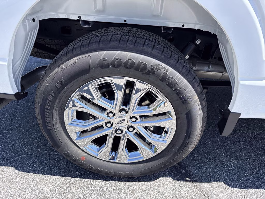 2026 Oxford White Ford F-150 Lariat RWD Truck