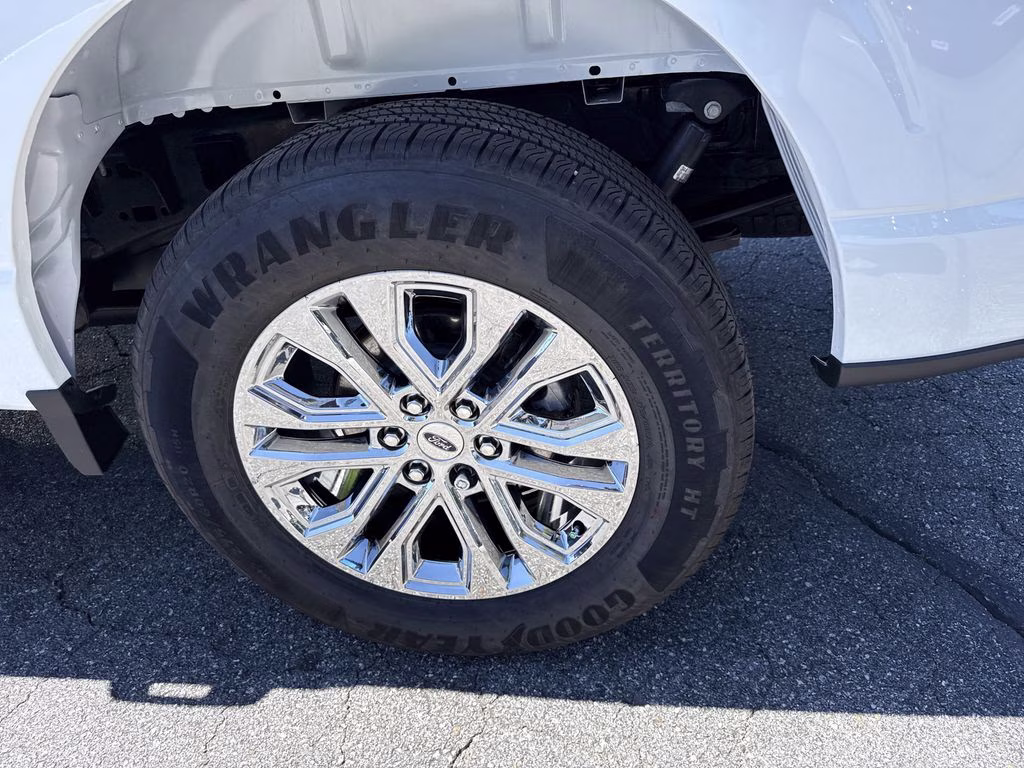 2026 Oxford White Ford F-150 Lariat RWD Truck