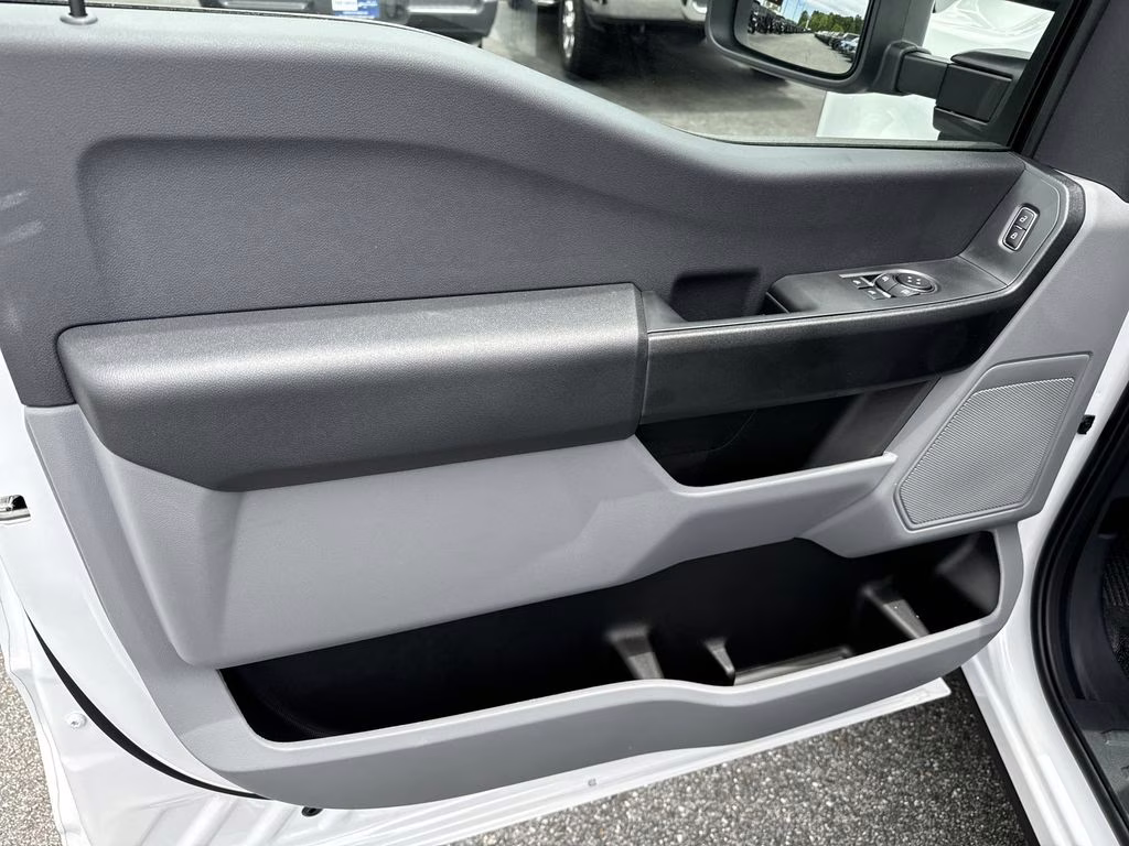 2025 Oxford White Ford Super Duty F-250 SRW XL RWD Truck