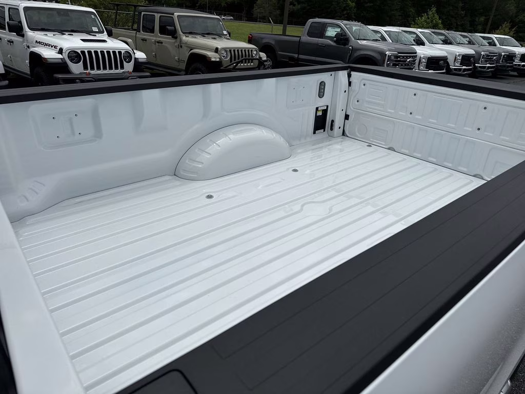 2025 Oxford White Ford Super Duty F-250 SRW XL RWD Truck