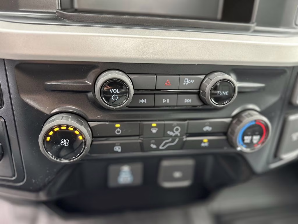 2025 Oxford White Ford Super Duty F-250 SRW XL RWD Truck