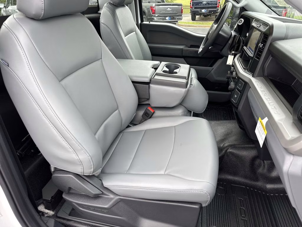 2025 Oxford White Ford Super Duty F-250 SRW XL RWD Truck