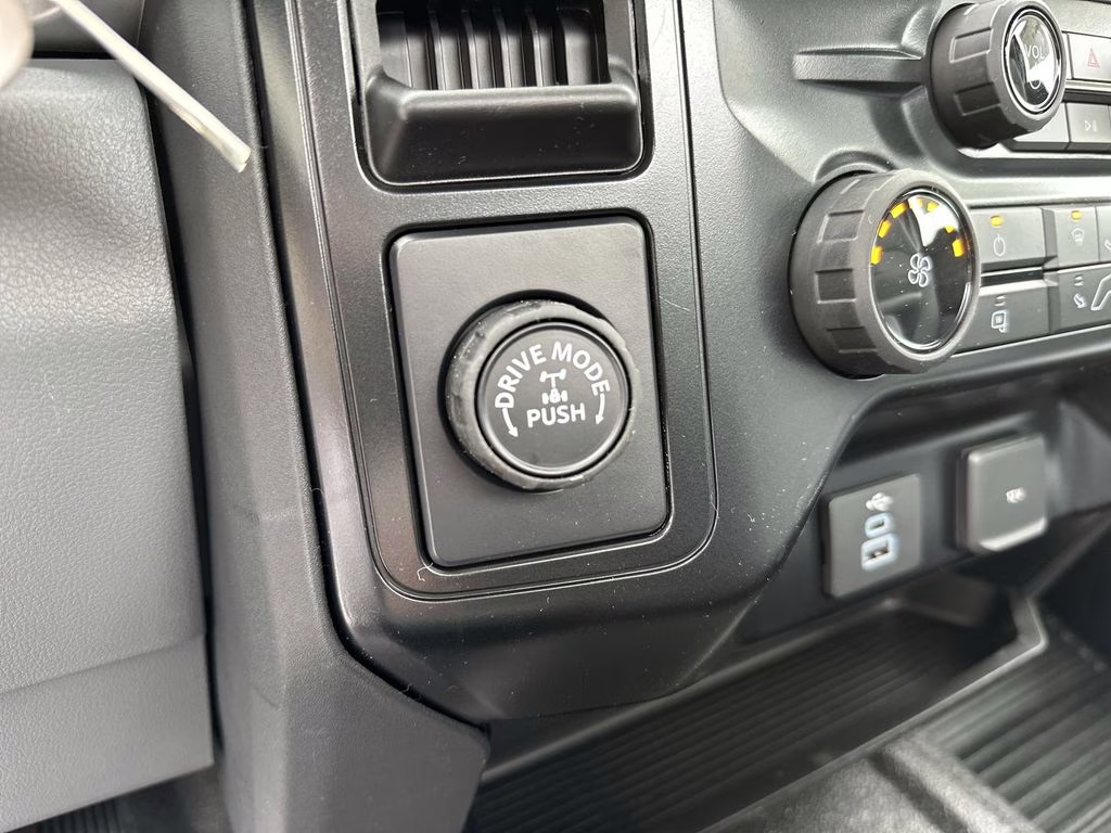 2025 Oxford White Ford Super Duty F-250 SRW XL RWD Truck