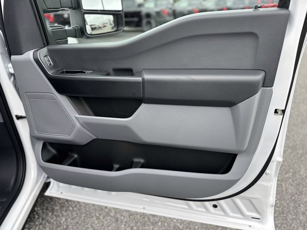 2025 Oxford White Ford Super Duty F-250 SRW XL RWD Truck