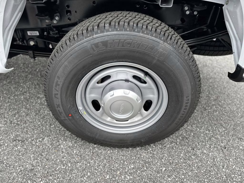 2025 Oxford White Ford Super Duty F-250 SRW XL RWD Truck