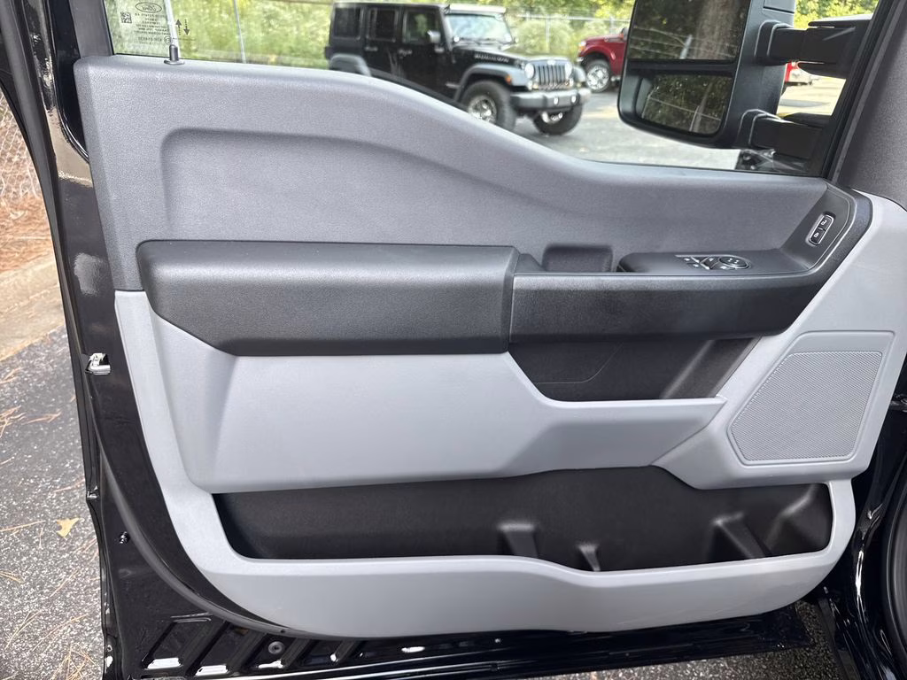 2026 Black Metallic Ford Super Duty F-350 SRW XL RWD Truck