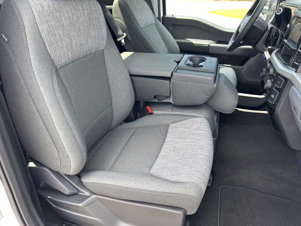 2026 Oxford White Ford Super Duty F-350 SRW XLT RWD Truck