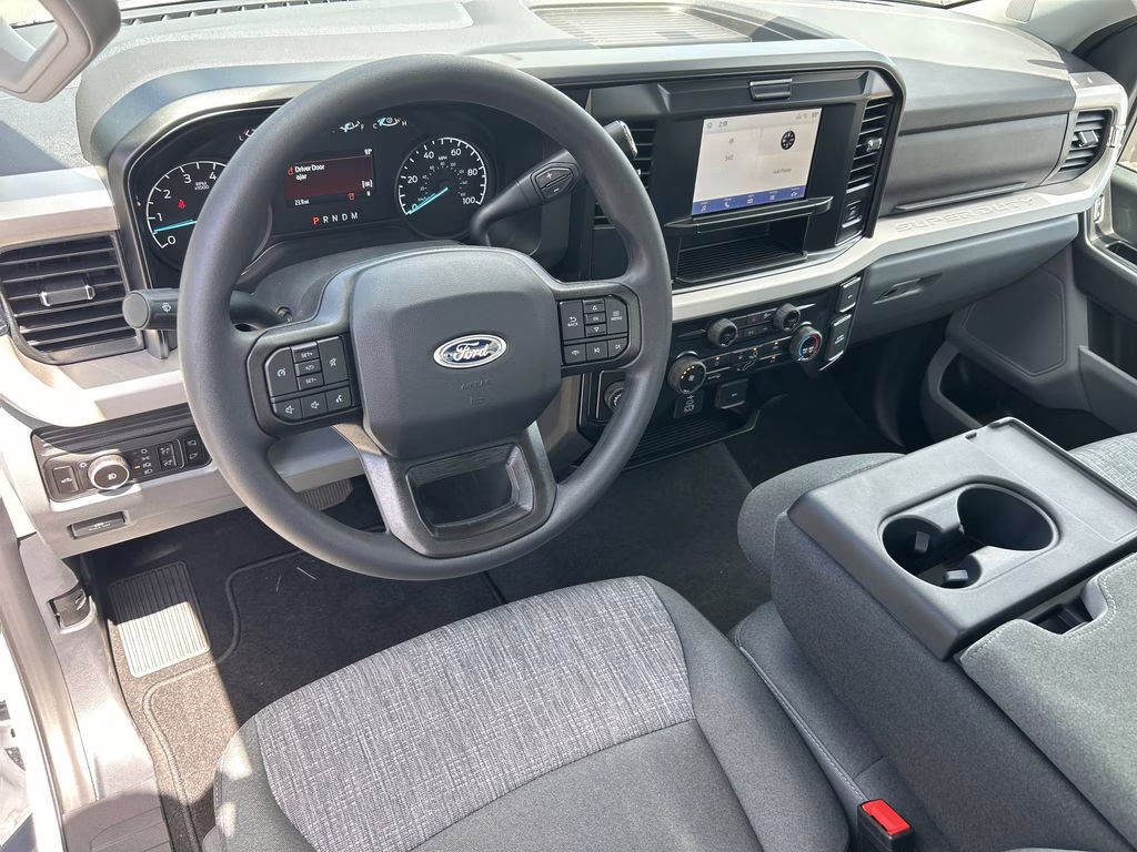 2026 Oxford White Ford Super Duty F-350 SRW XLT RWD Truck