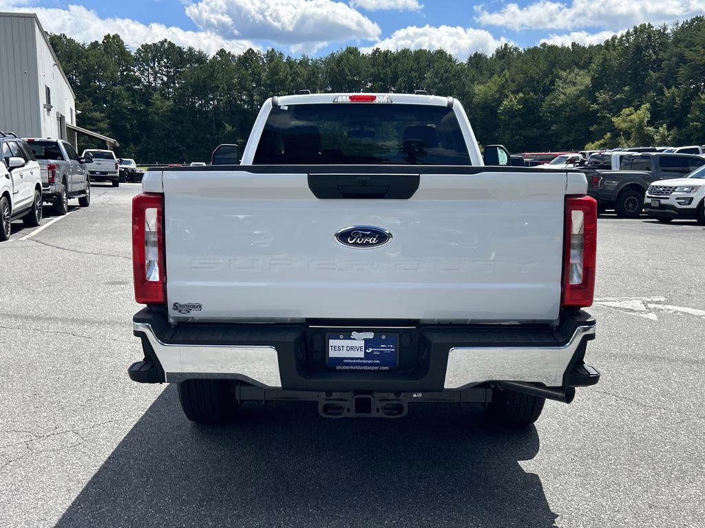2026 Oxford White Ford Super Duty F-350 SRW XLT RWD Truck