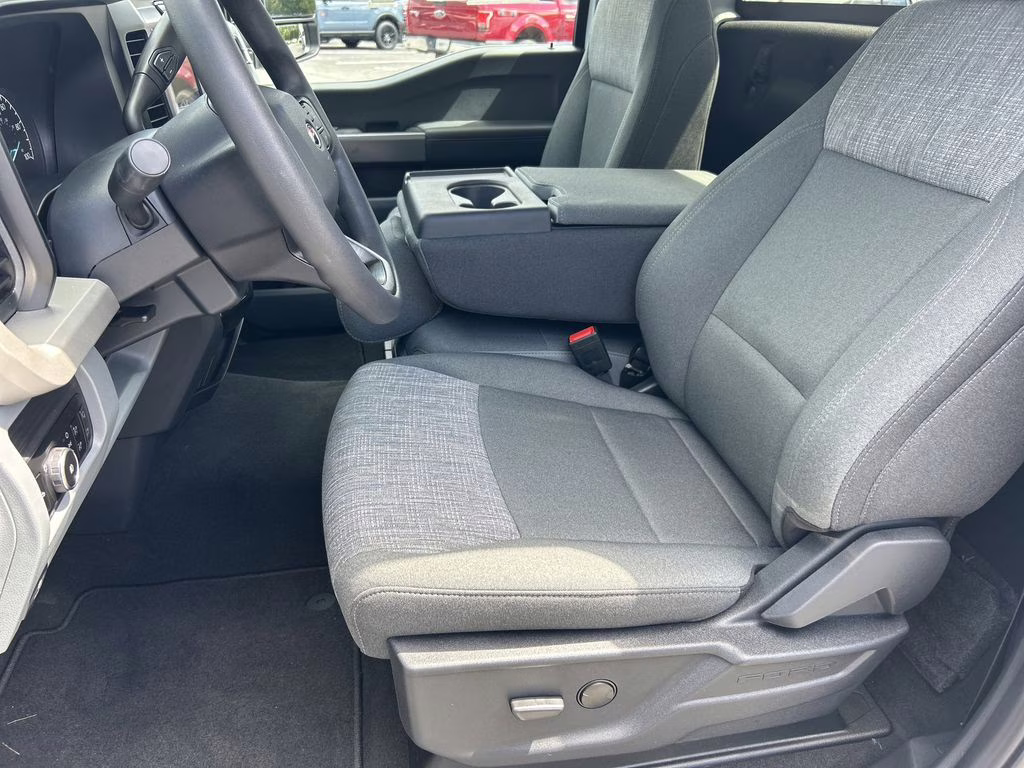 2026 Oxford White Ford Super Duty F-350 SRW XLT RWD Truck