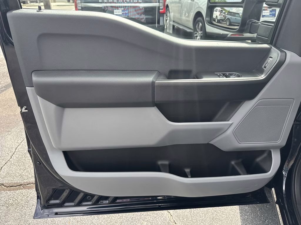 2025 Antimatter Blue Metallic Ford Super Duty F-350 SRW XL RWD Truck