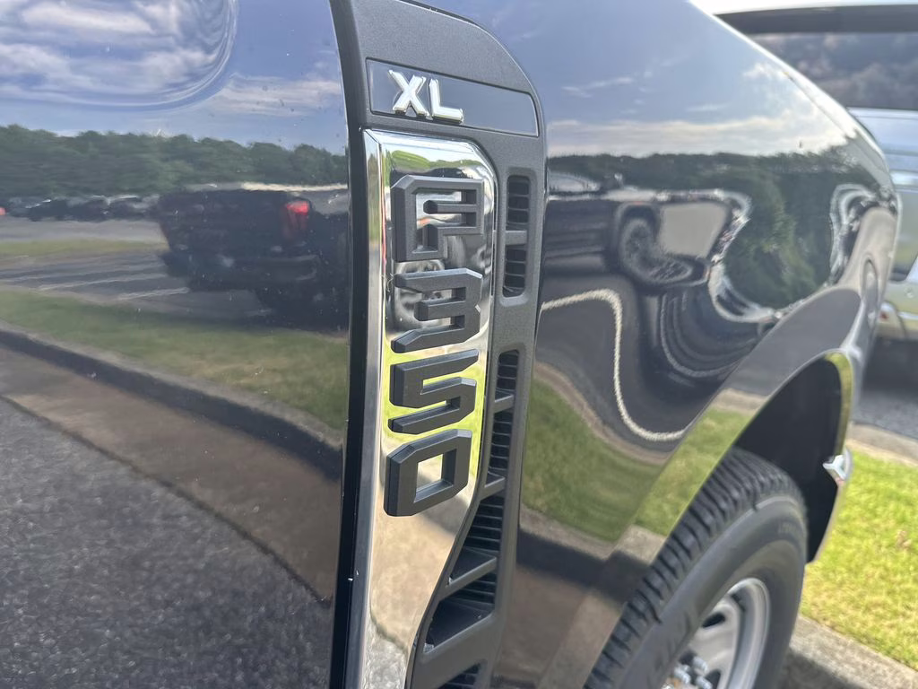 2025 Antimatter Blue Metallic Ford Super Duty F-350 SRW XL RWD Truck