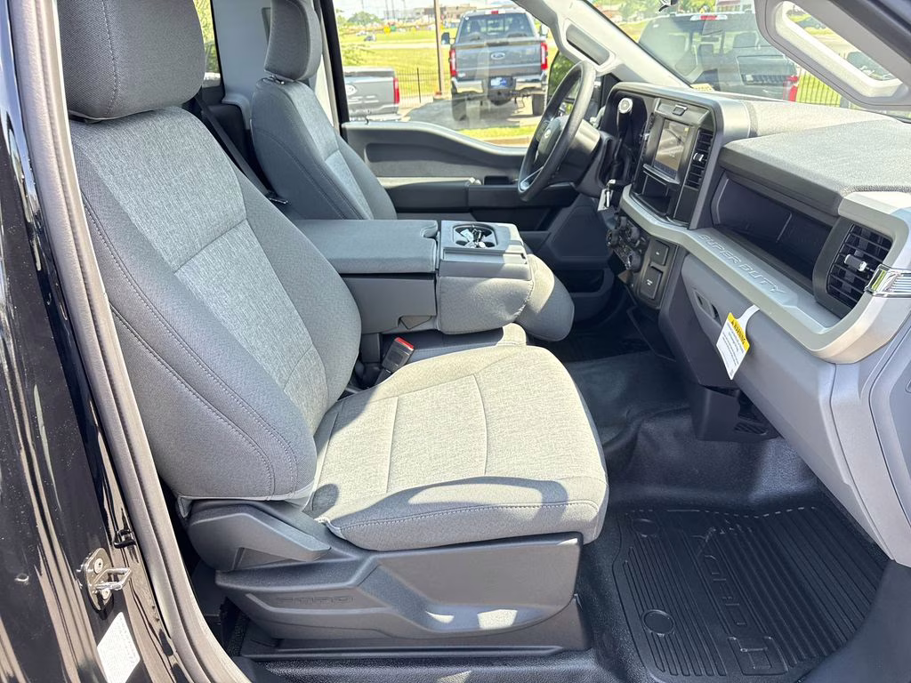 2025 Agate Black Metallic Ford Super Duty F-350 SRW XL RWD Truck