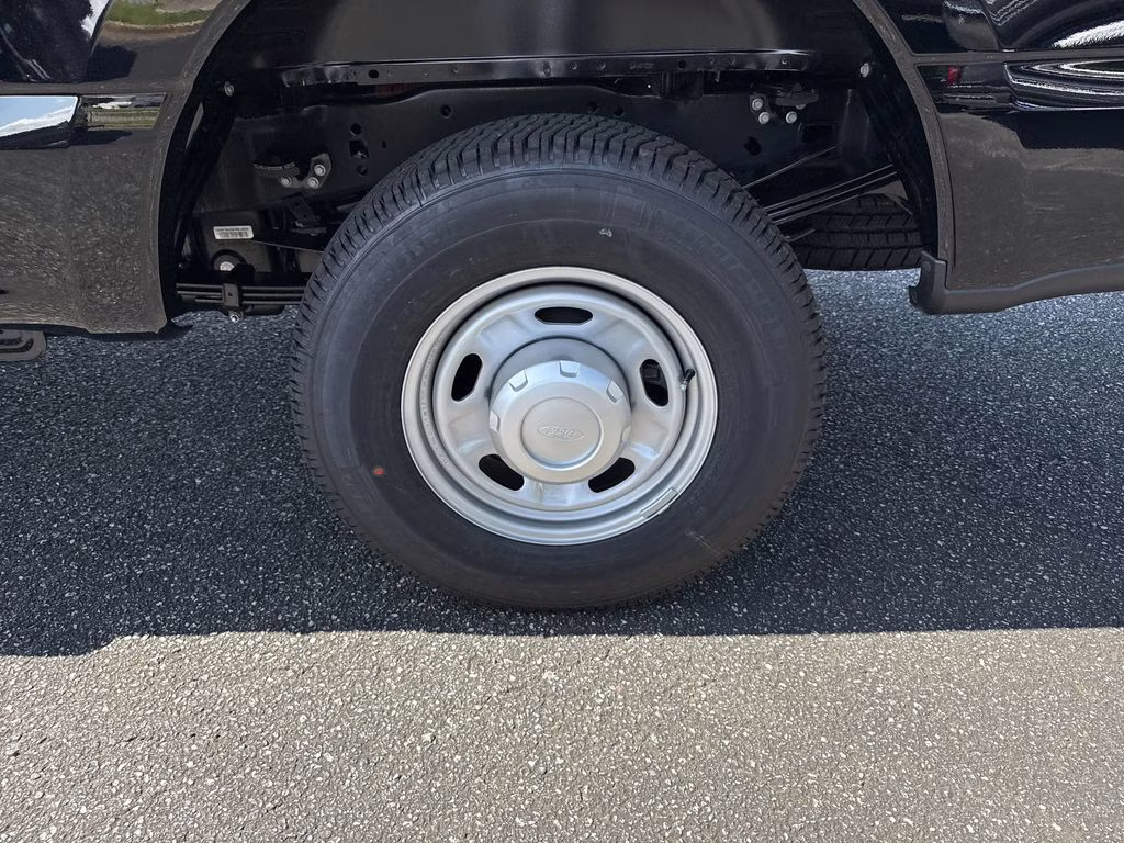 2025 Agate Black Metallic Ford Super Duty F-350 SRW XL RWD Truck