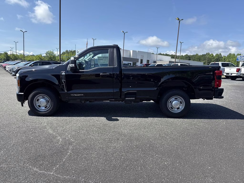 2025 Agate Black Metallic Ford Super Duty F-350 SRW XL RWD Truck