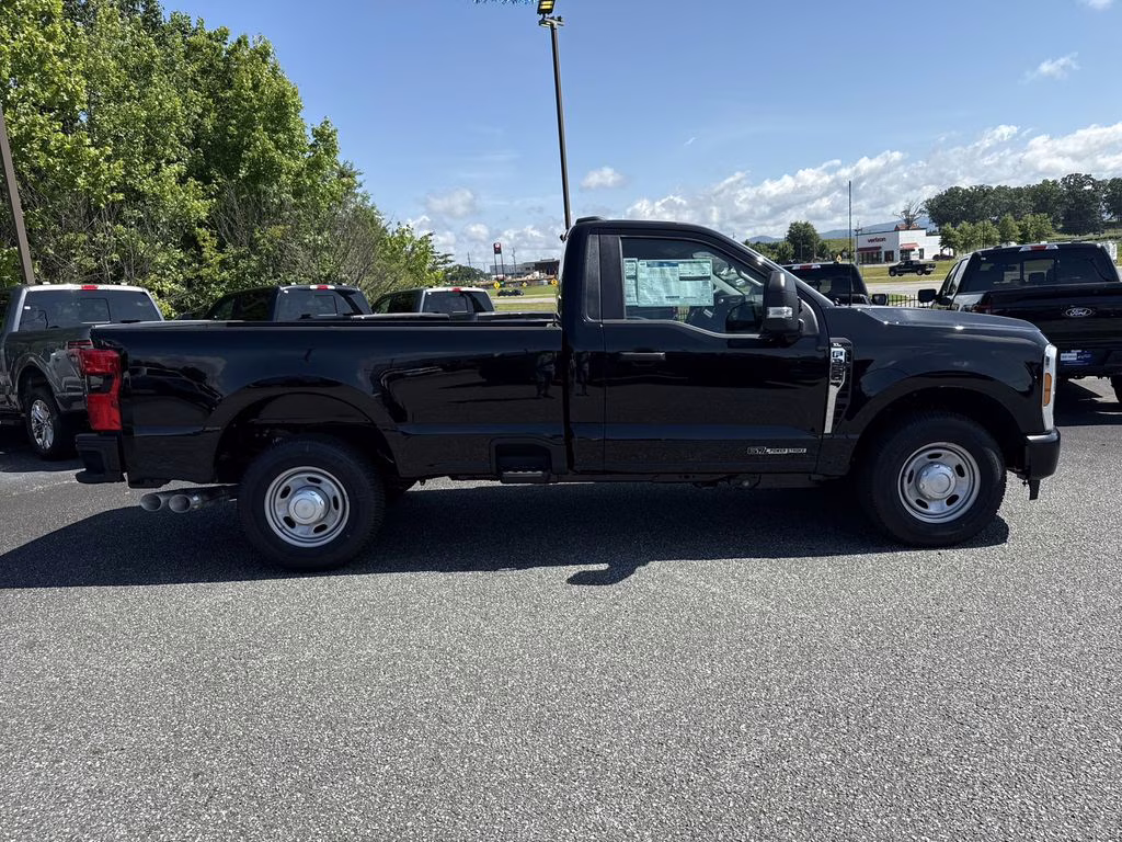 2025 Agate Black Metallic Ford Super Duty F-350 SRW XL RWD Truck