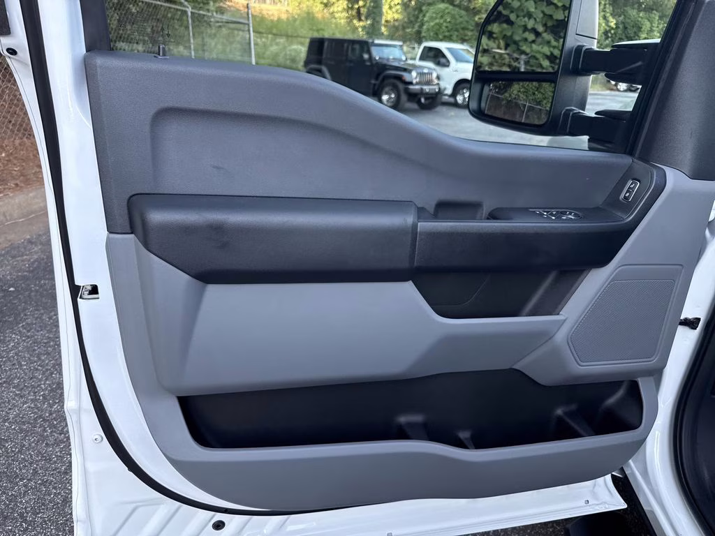 2026 Oxford White Ford Super Duty F-350 SRW XL RWD Truck