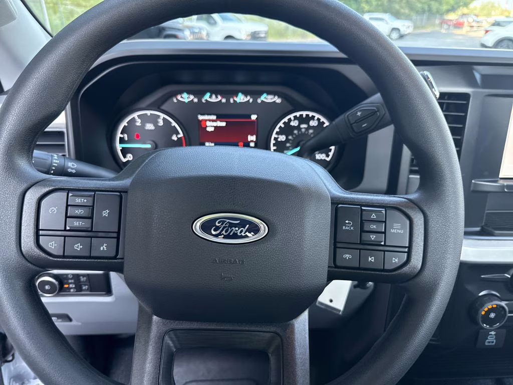 2026 Oxford White Ford Super Duty F-350 SRW XL RWD Truck