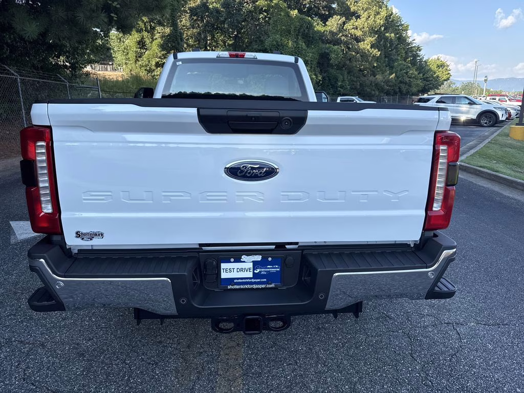 2026 Oxford White Ford Super Duty F-350 SRW XL RWD Truck