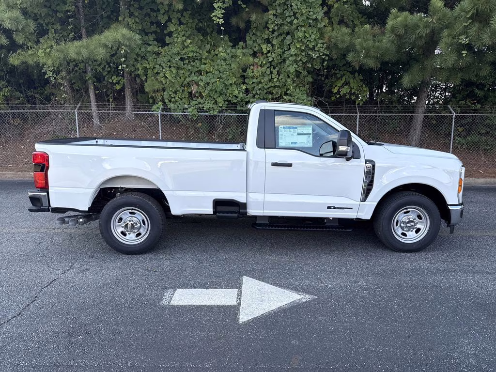 2026 Oxford White Ford Super Duty F-350 SRW XL RWD Truck